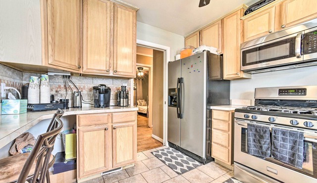 Detroit Home w/Pool & Yard, 15 Mi to Downtown!