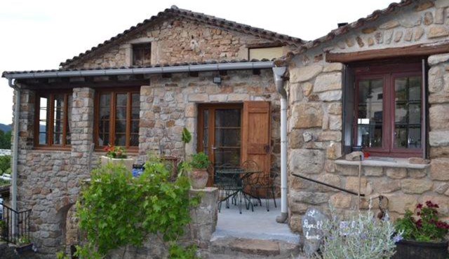 Deux chambres d hôtes attenantes avec salon salle à manger privatif en Cévennes Gardoises