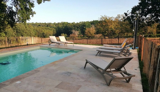 Deux Corps de Ferme Entièrement Rénovés Avec Piscine