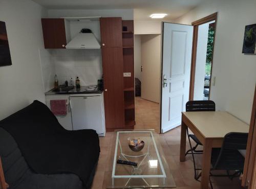 Deux pièces avec grande terrasse au calme