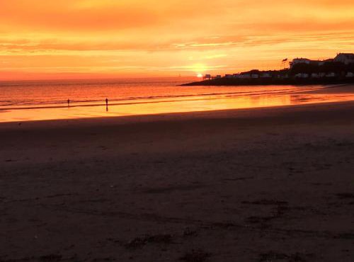 Devant la mer et la plage de ROYAN PONTAILLAC, 4chambres 2 à 8 personnes