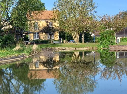 Devant le canal, trois grandes chambres, 85m2, animaux bienvenus