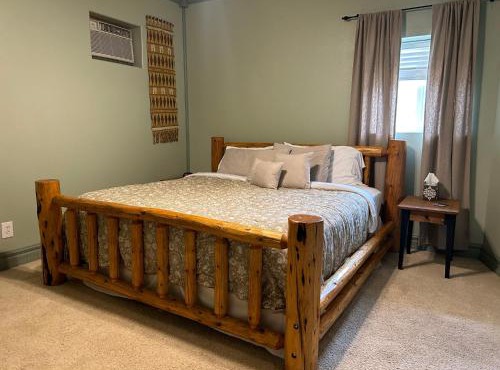 Devils Tower Lodge Bed & Breakfast