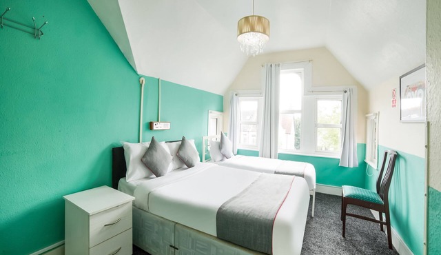 Devine Beach Hotel, Westcliff Southend-On-Sea