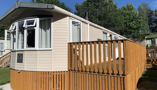 Devine's Caravan Sleeps 6 by River