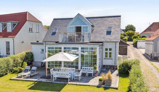 "Devis" - 75m from the sea by Interhome