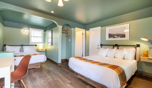 Dew Duck Inn