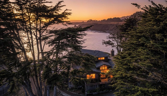 Dew Point Retreat, by Vinifera Homes