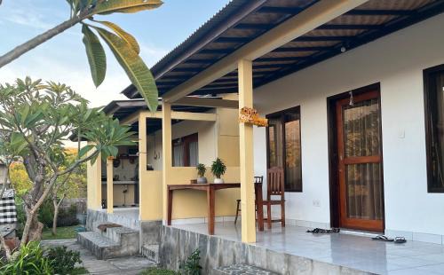 Dewenten Home Stay With View Mount Agung