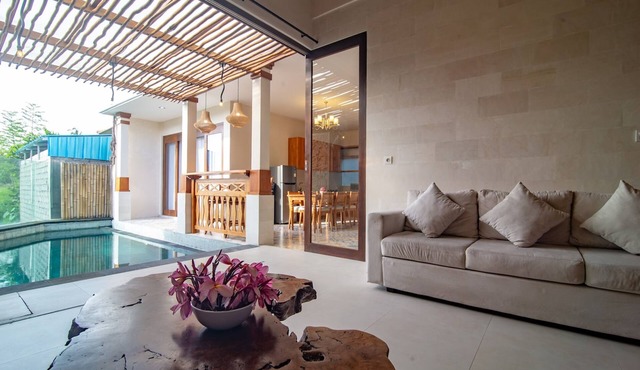 Dewi 3 Kemenuh · Ubud near Rice Fields, Waterfalls