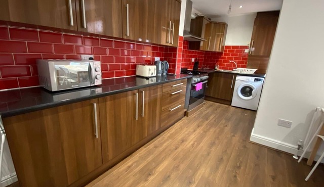 Dews House - Leeds 2 bed sleeps 5