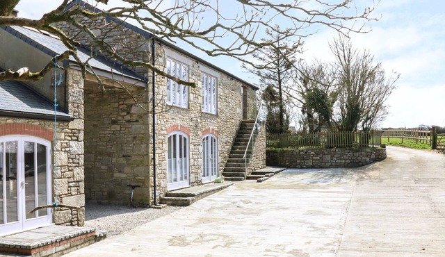 DEXTER, pet friendly, character holiday cottage in Constantine