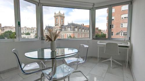 DFLAT Escultor Madrid Apartments