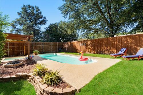 DFW 3 Bedroom Family Home with Pool and Game Room Near AT&T Stadium