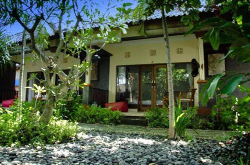 Dhita Bila Bungalows & Dive