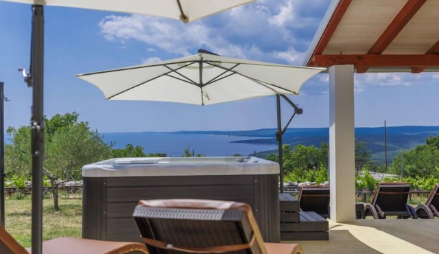Di Nelo by Interhome