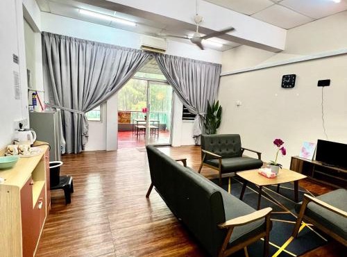 DI TAMBAK 2 Homestay