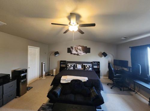 Dia, Commerce city Reunion Master Bedroom with private bath