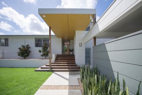 Diamond Beach House beachfront pool pets