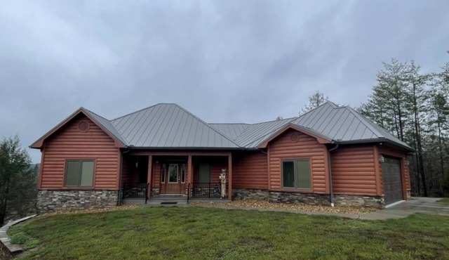 Diamond Bear, TN Nature on 140 acres with a lake! by RedAwning