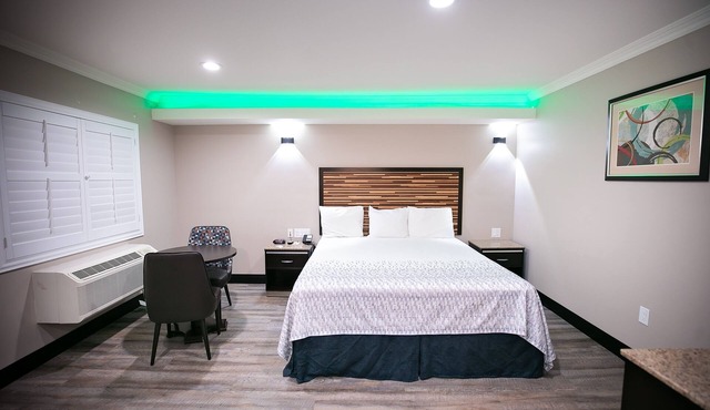 Diamond Bell Inn & Suites