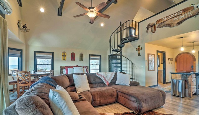 Diamond City Studio Cabin on Bull Shoals Lake