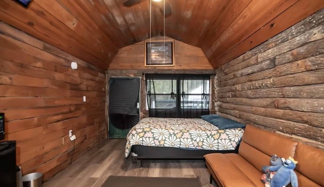 Diamond Glamping - Specialty Cabin