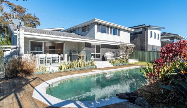 Diamond Head Manor - Pool, Water Views, Central