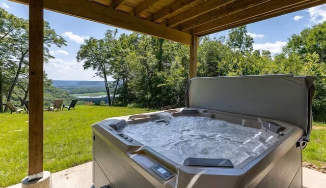 Diamond in the Bluff/HOT TUB/Sleeps 6