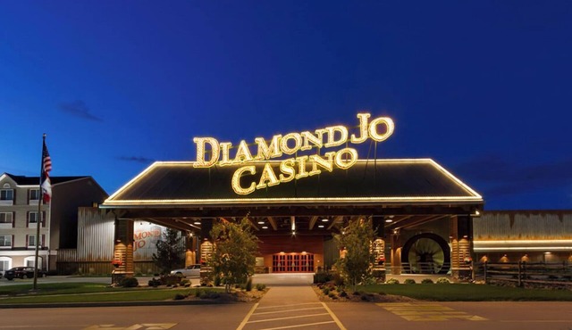 Diamond Jo Worth Casino Hotel