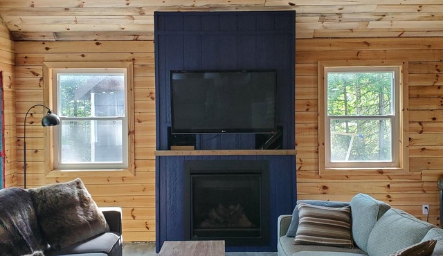 Diamond lake waterfront cottage just west of Bancroft