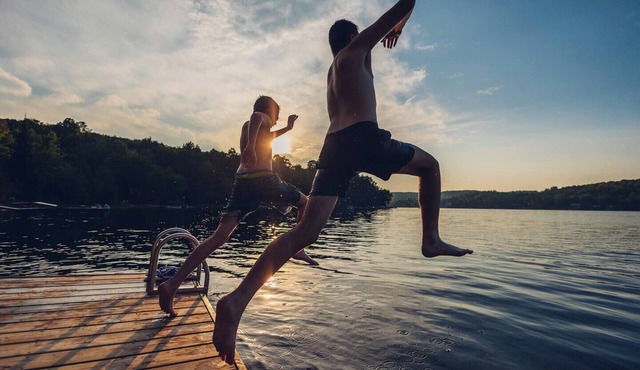 Diamond Lakehouse | SUP, Canoe, BBQ, Aurora Magic