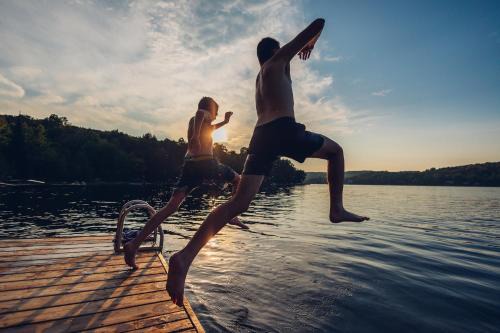 Diamond Lakehouse | SUP, Canoe, BBQ, Aurora Magic