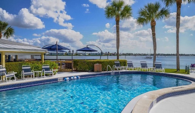 Diamond Resorts Charter Club Resort of Naples Bay - 2 Bedroom