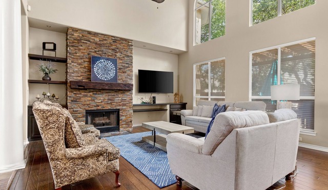 Diamond Villa l Spacious l Gated l Jacuzzi