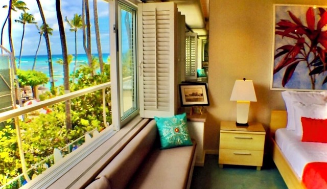 DiamondHead Beachfront Condo with your own private beach TA #114-603-2128-01