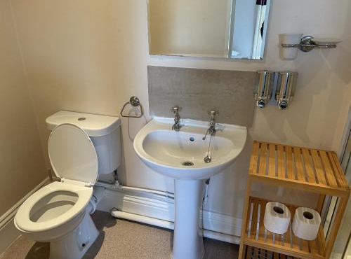 Diamonds Lodge near York Hospital