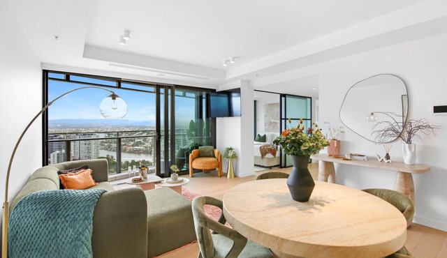 Diamonds of Paradise - Set in Sand