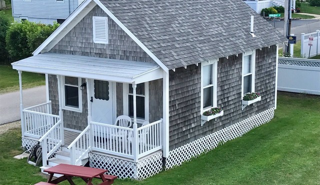 Diane Cottage, York Manor, Short Sands Beach