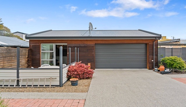 Dick’s Place - Alexandra Holiday Home