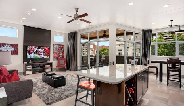 Dickson St Condo - On Dickson Street - Walkable