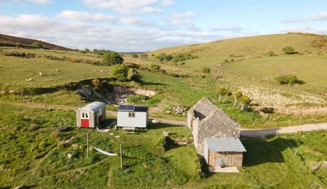 'Diddylake' A pair of shepherd huts in the wild.