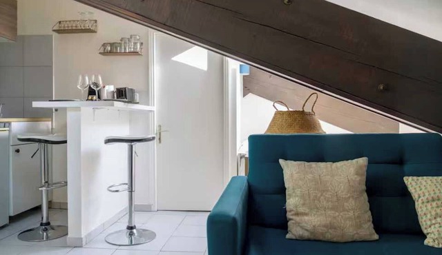 Dify Dugas Montbel - Peninsula