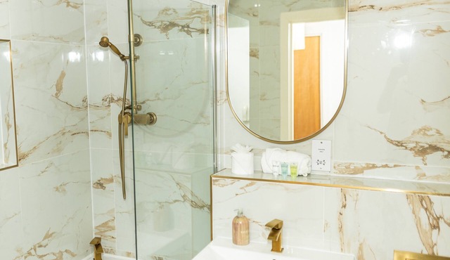 Digbeth 2-Bed Apt, Sleeps 6, Groups & Contractors