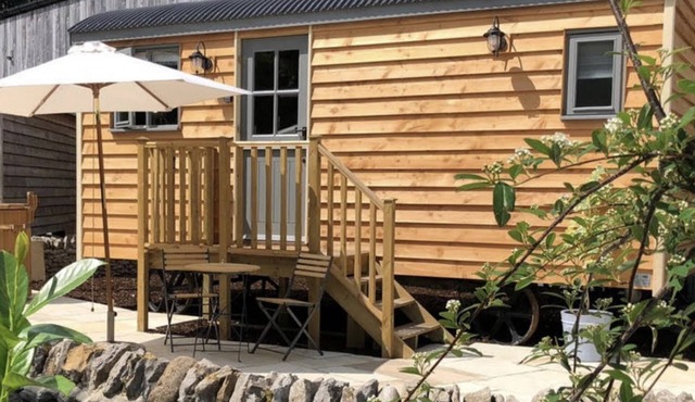 Digby's Hut - sleeps 2 guests in 1 bedroom