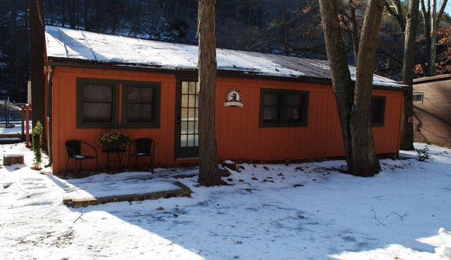 Digger's Den fishing cottage