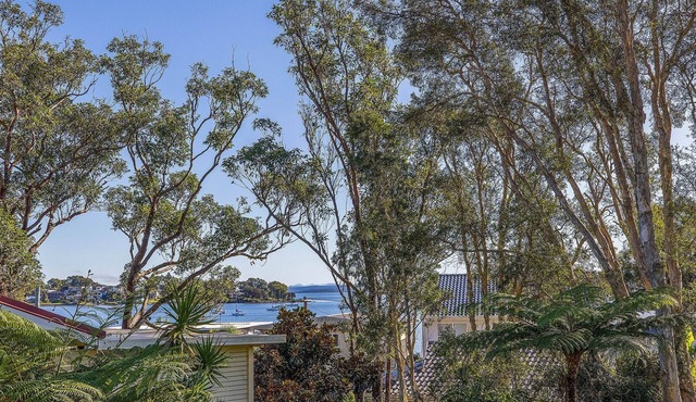 Diggers Drive No 11 Tanilba Bay - the perfect place for a quiet family escape