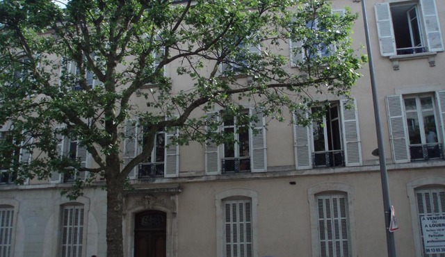 DIJON entre gare et cathedrale
