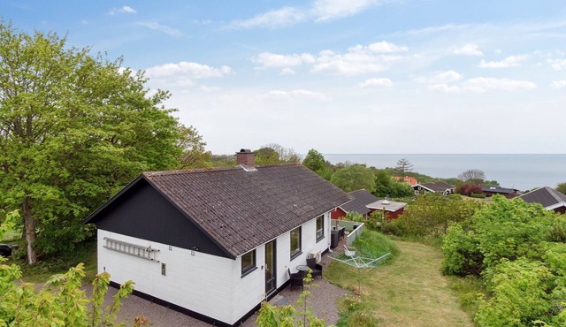 "Dika" - 400m from the sea by Interhome