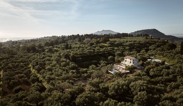 DiLa Grand Villa, a 5acres Secluded Sanctuary with Private Pool